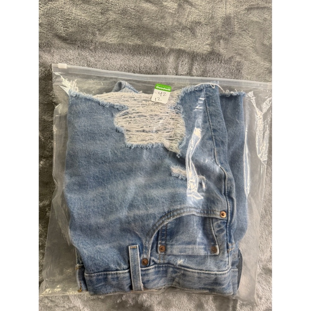 Levi's 501 Original High Rise Cut-Off Denim Shorts Women Light Wash NWT EU 33 - Picture 8 of 8